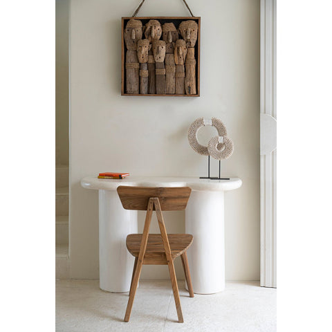 The Papua Shell Disc on Stand - White - S