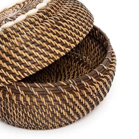 The Colonial Peek-a-Boo Basket